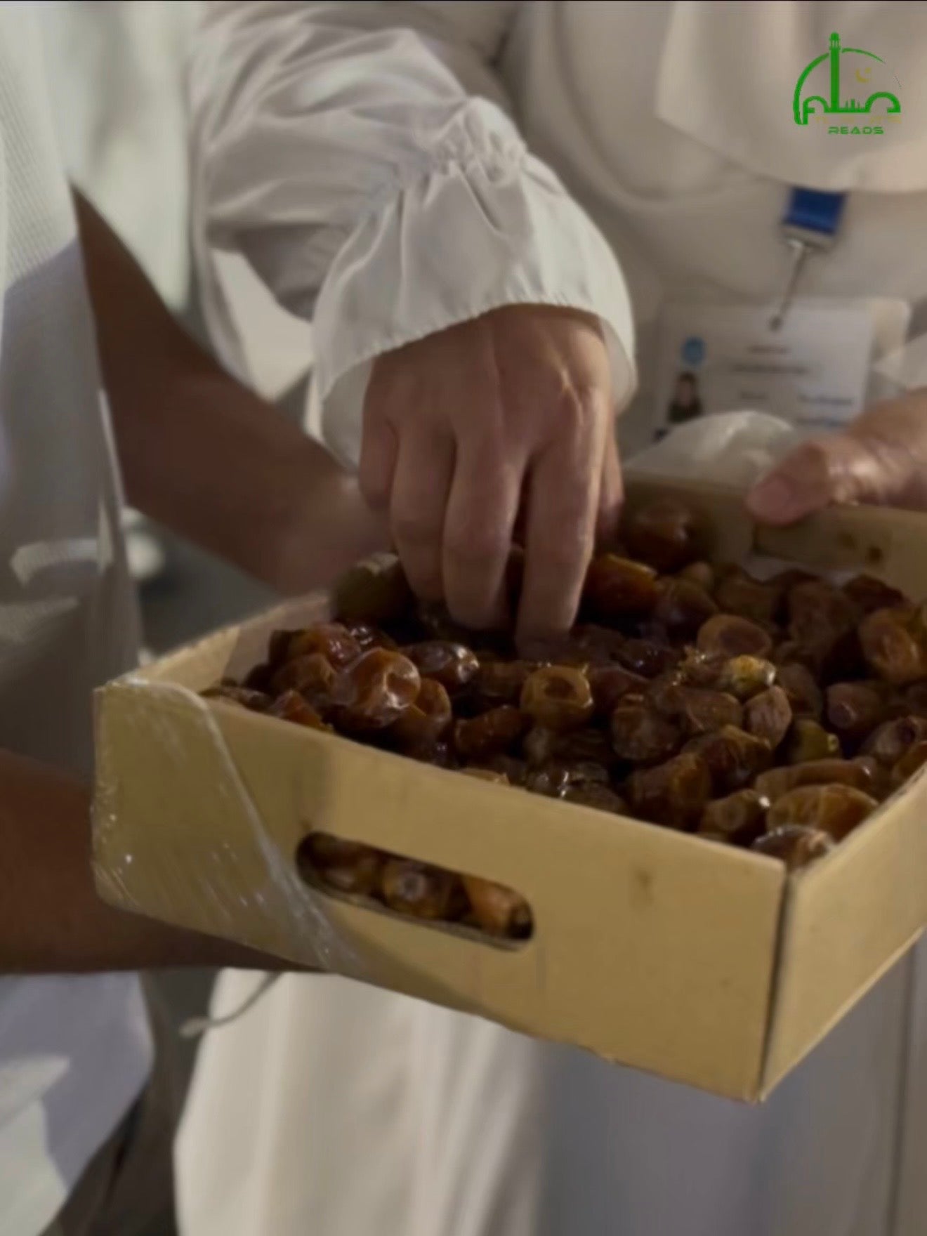 Gift Dates for Worshippers in Masjid al Haram, Makkah